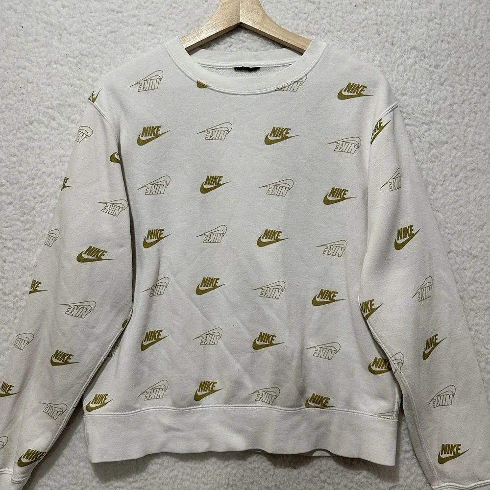 Nike pullover sweatshirt